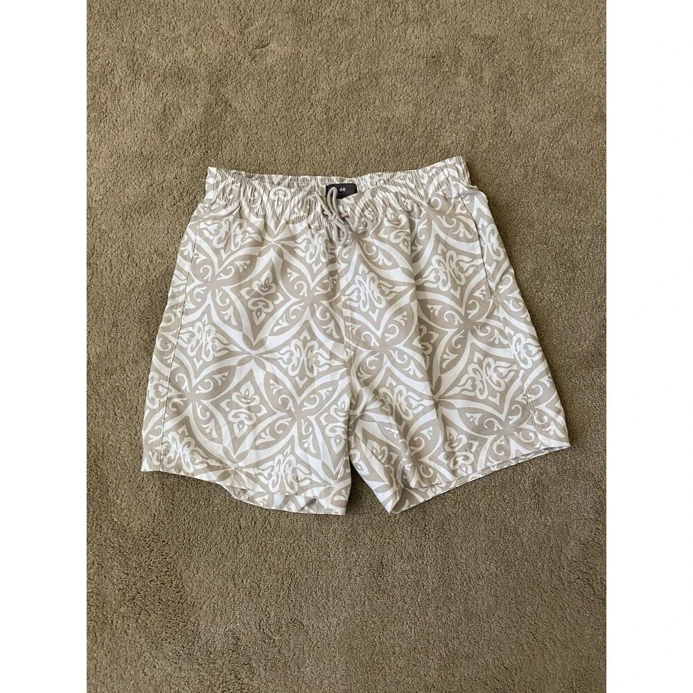 H&M Beige and White Geometric Print Coastal Style Swim Shorts Men’s Size M